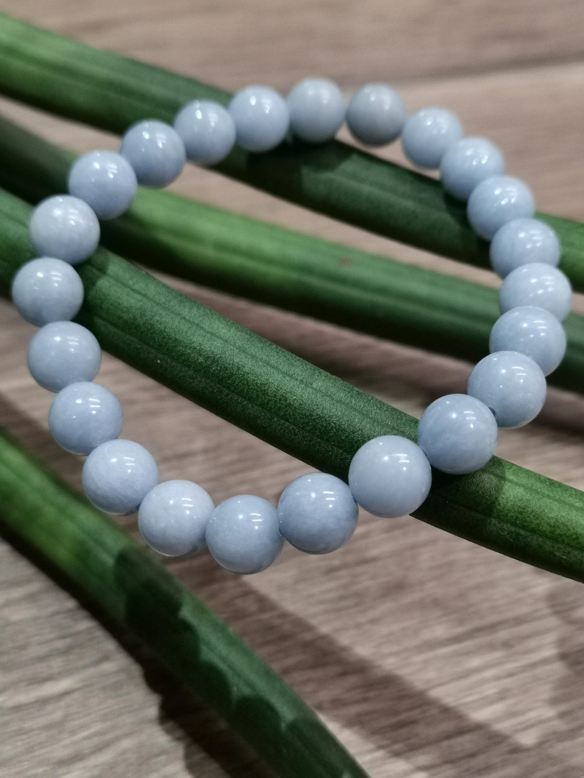 Pulseira em angelite azul, contas redondas de 8 ou 12 mm