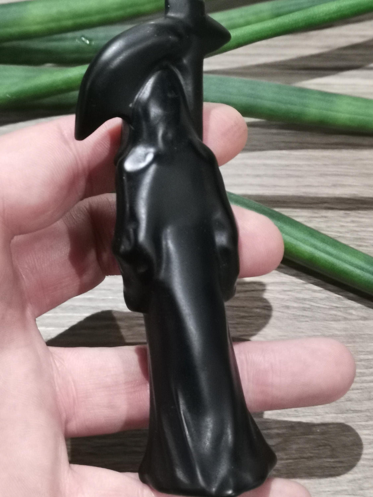 De Maaidier / De Dood , Beeldhouwwerk van Zwarte Obsidiaan / Bescherming