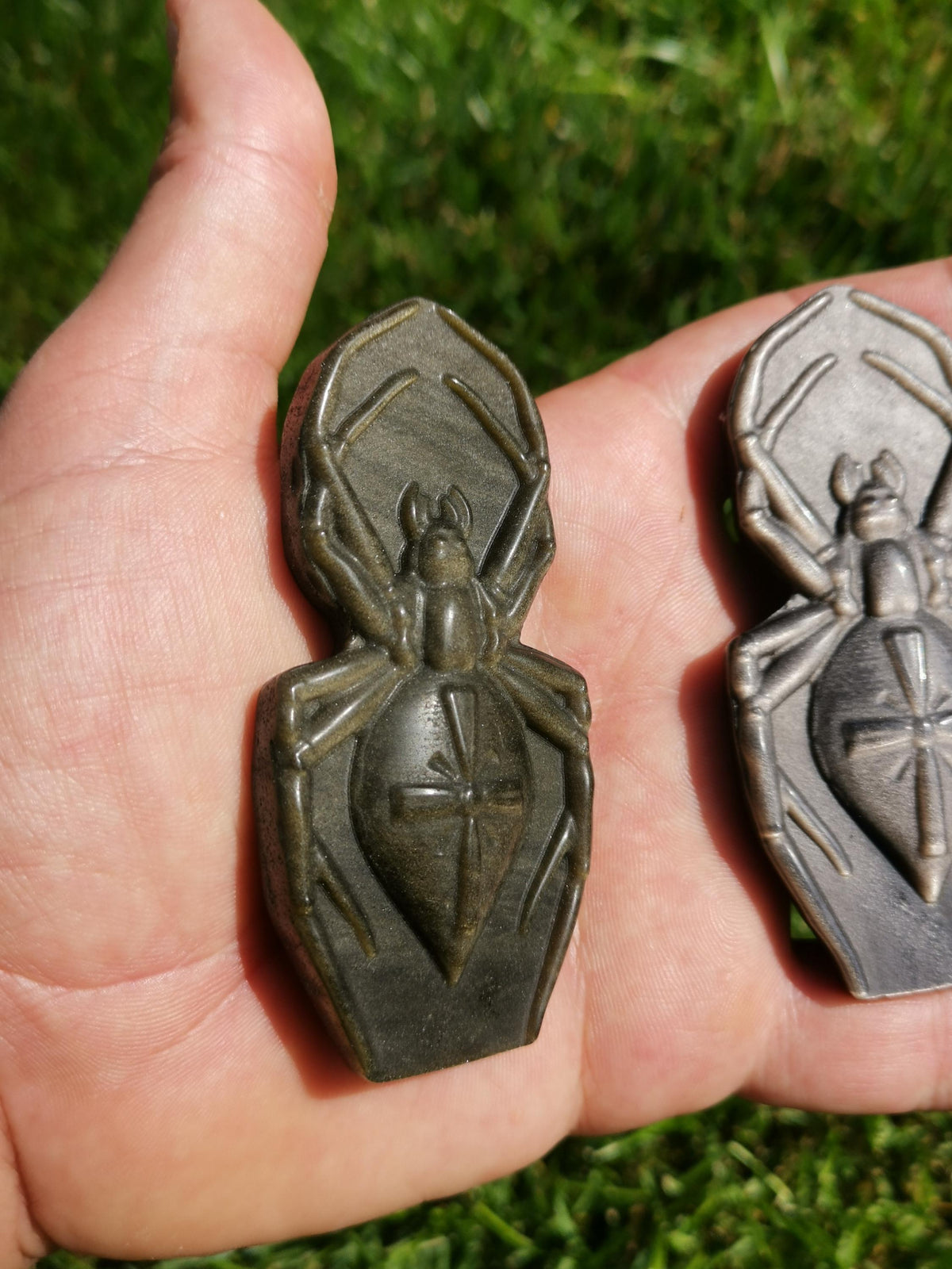 Aranha em obsidiana prateada ou dourada do México – Pedra natural