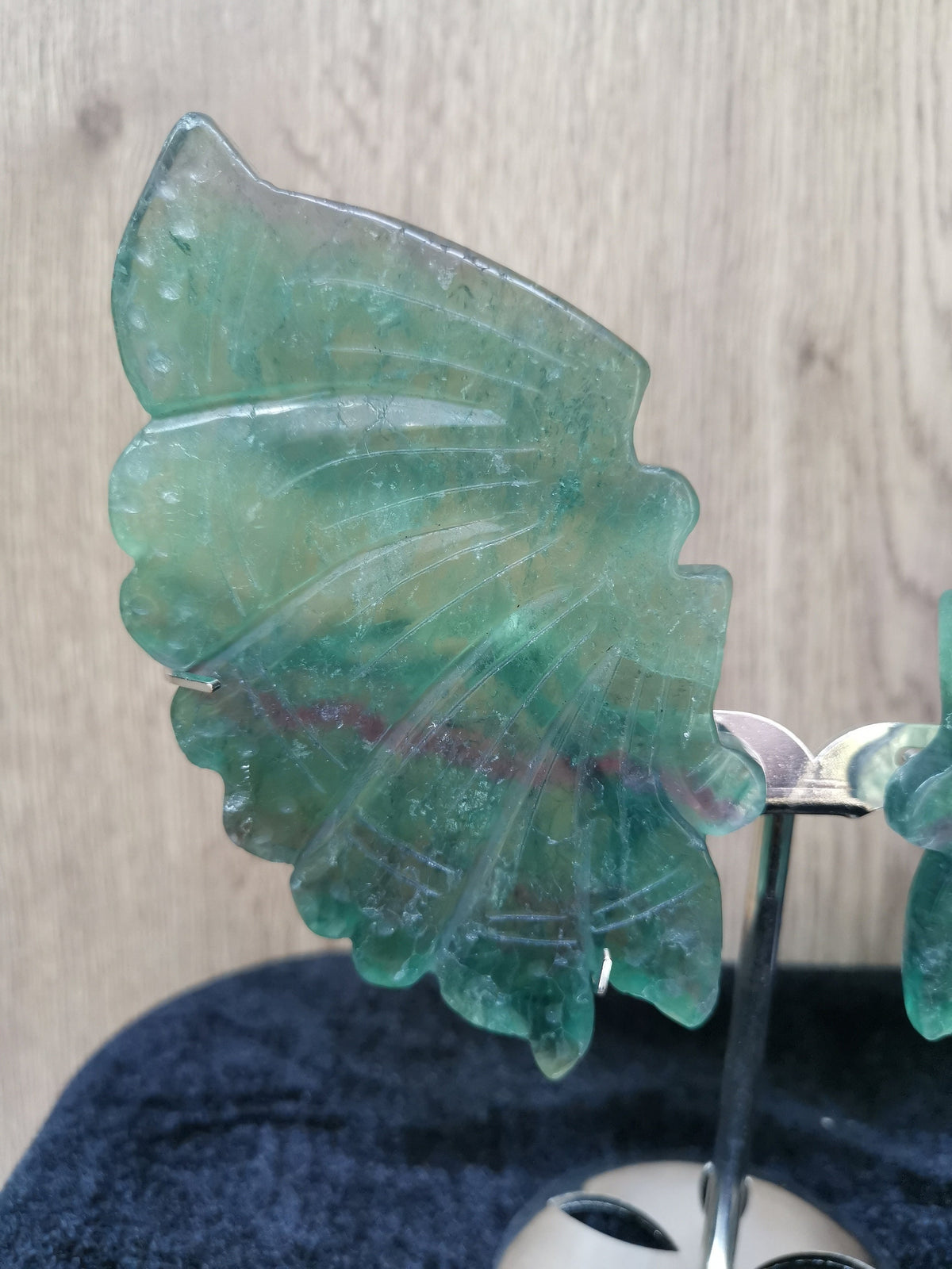 fluorite verte sculpture Aile de papillon  , Rare grande taille