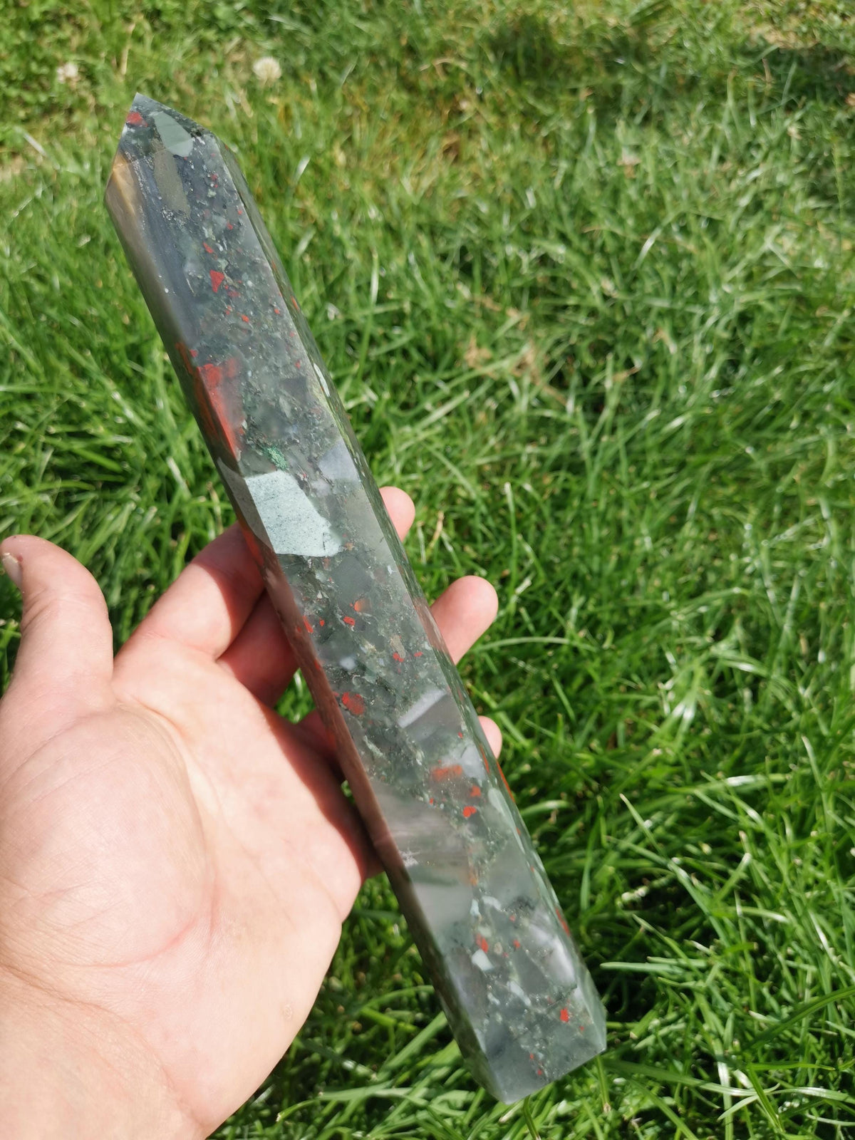 Jaspis krwisty „African Bloodstone” – Obelisk XL 30 cm