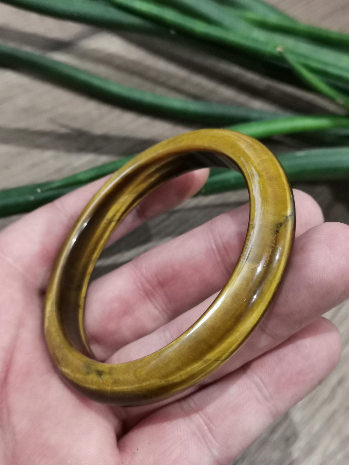 Pulseira JONC rígida em pedra natural -> Olho de tigre / diâmetro 61 Milímetros