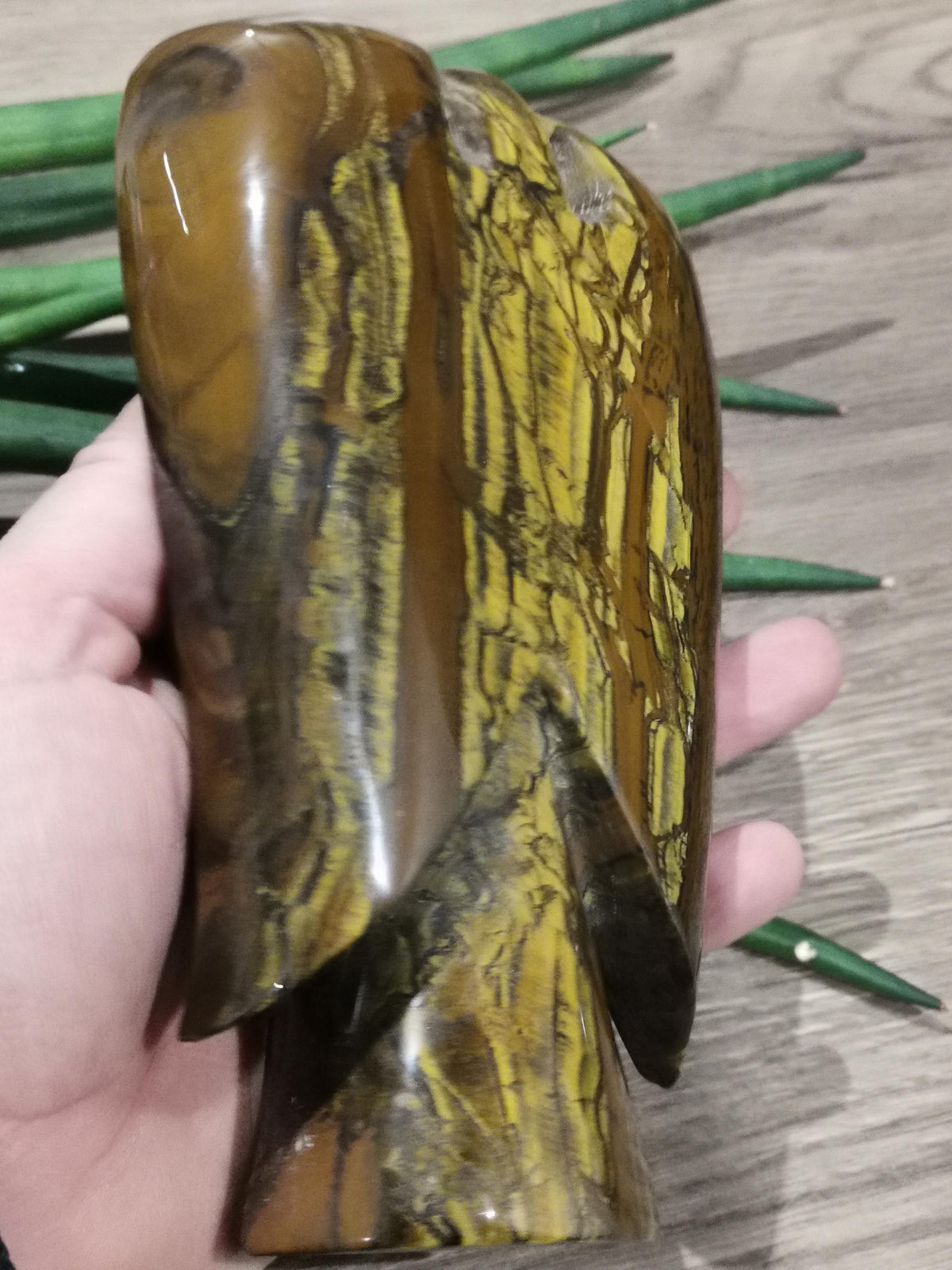 Anjo / Santo - > Escultura em Olho de Tigre Amarelo / Ouro castanho  -> 1250 gramas