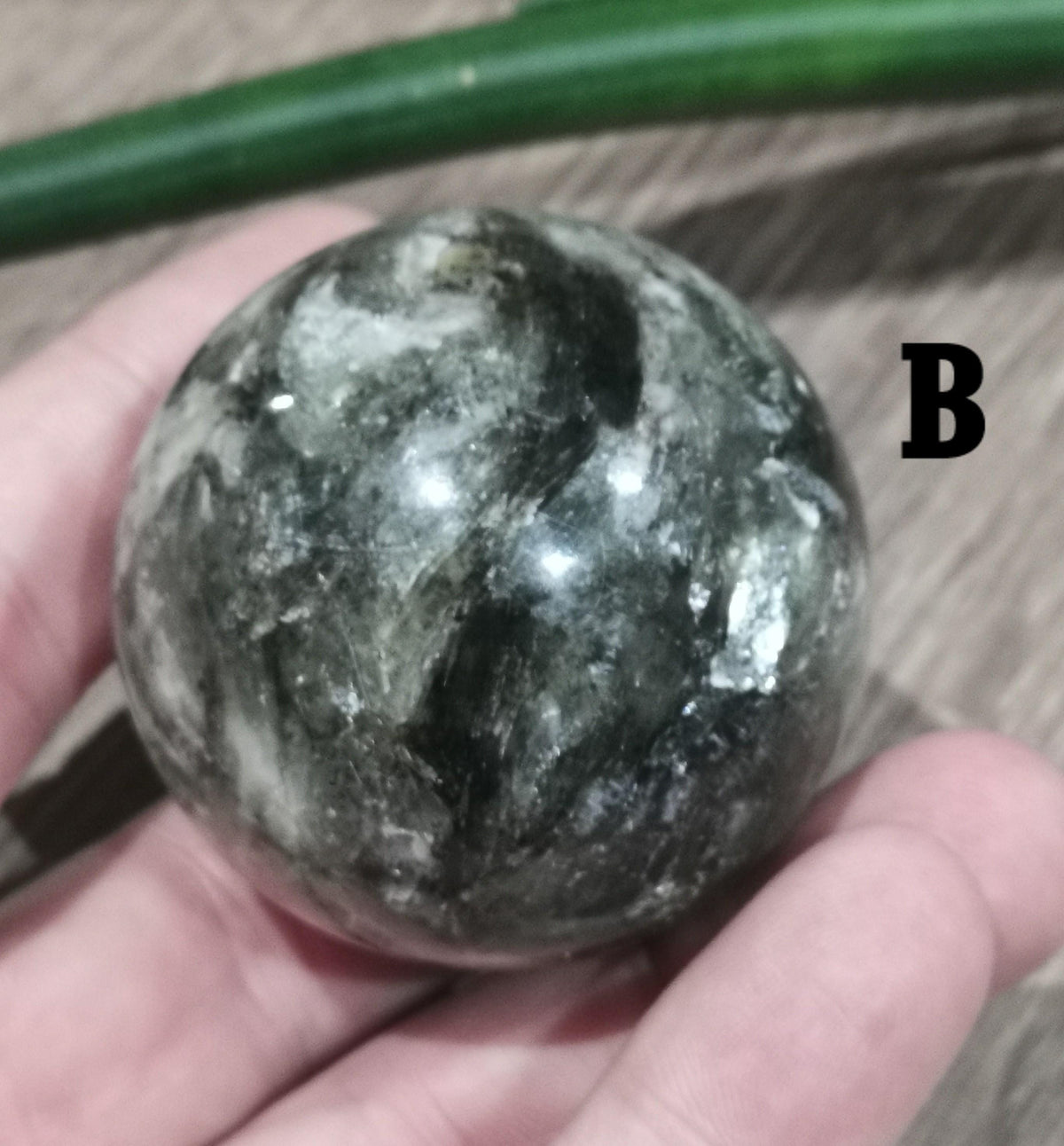 Mica Verde ,Muscovita / ESFERA A ELEGIR / Mineral Raro de Tanzania