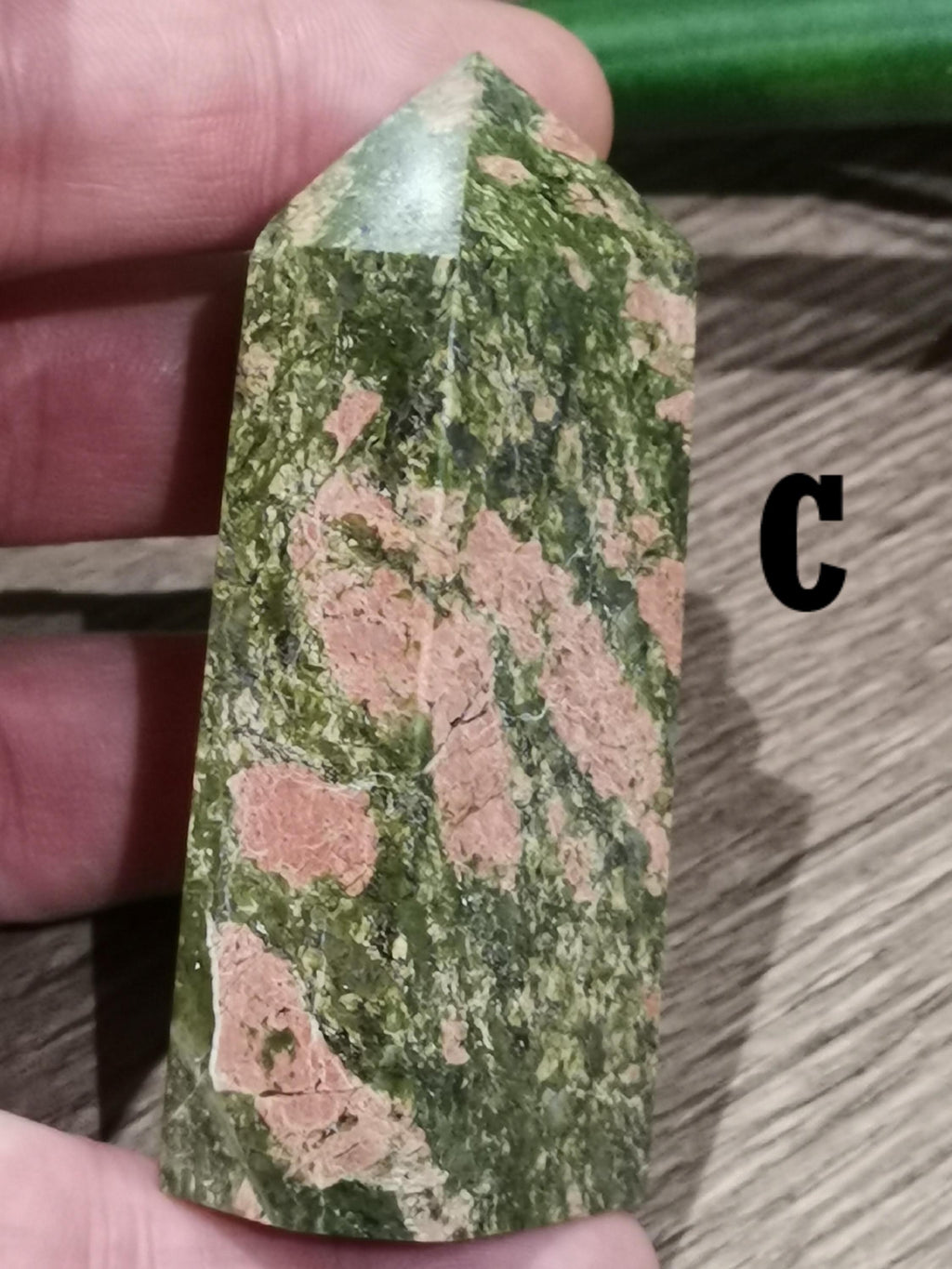 Unakite – Tour obélisque en pierre naturelle au choix