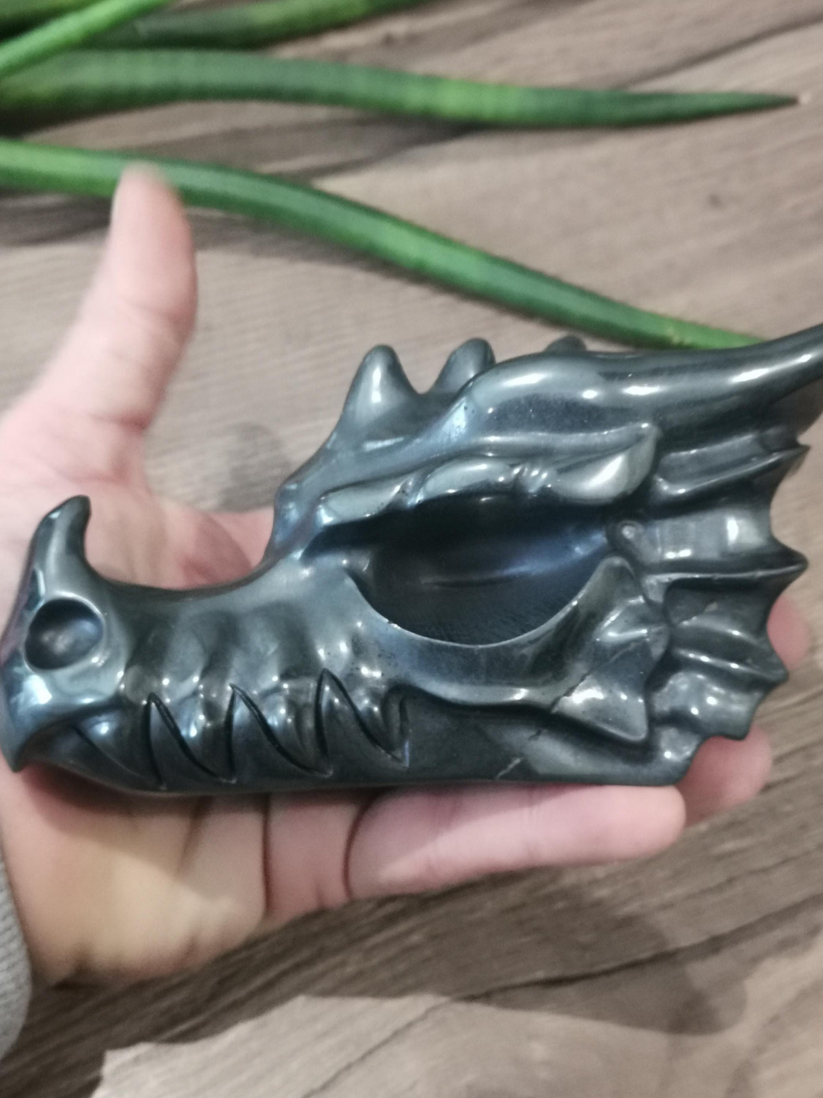 Dragon XL en hématite · Sculpture en pierre naturelle