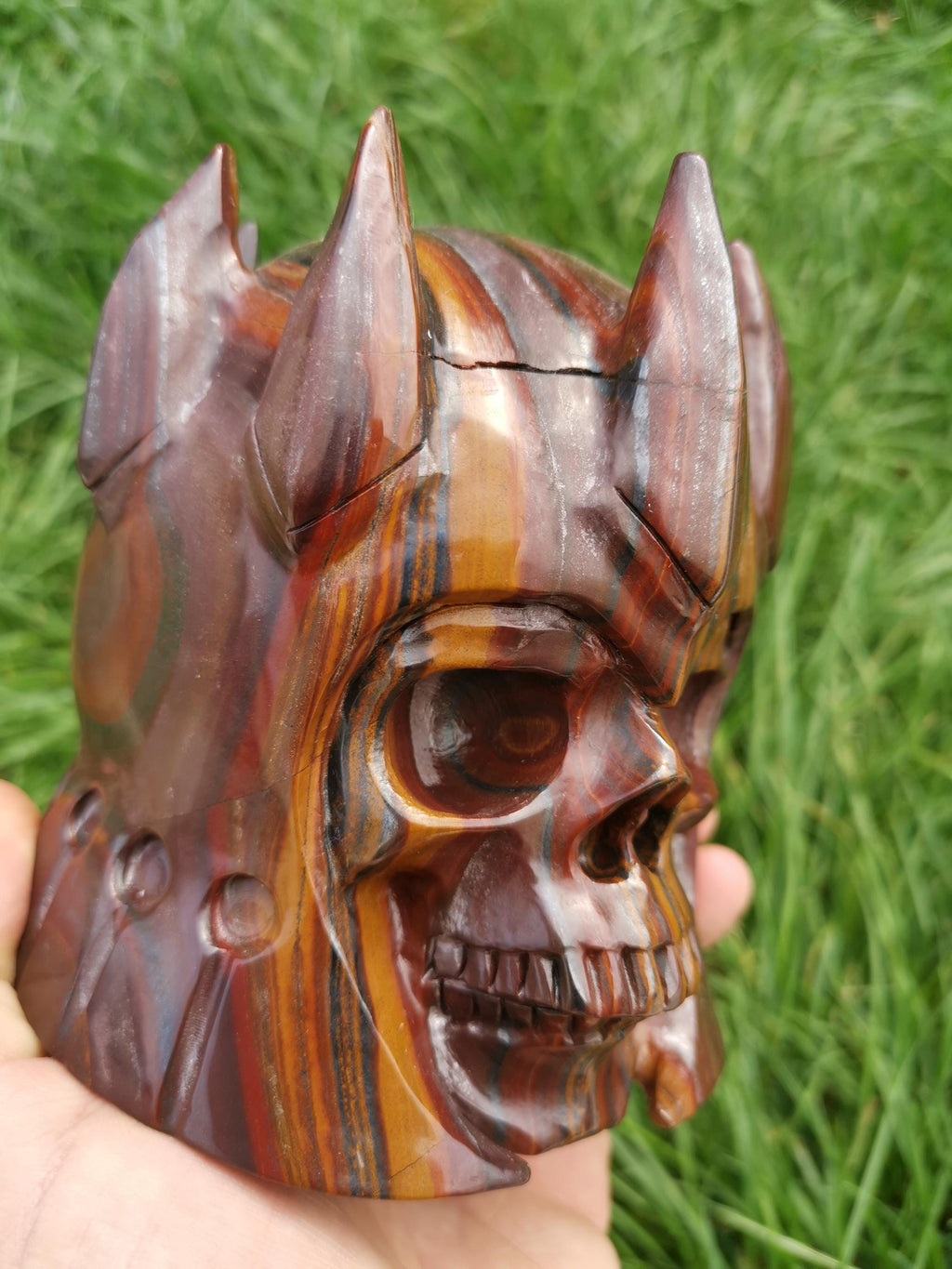 Standbeeld van een samoeraikrijger van tijgeroog / Meerkleurig / Collectie schedel van natuursteen, Crystal Skull