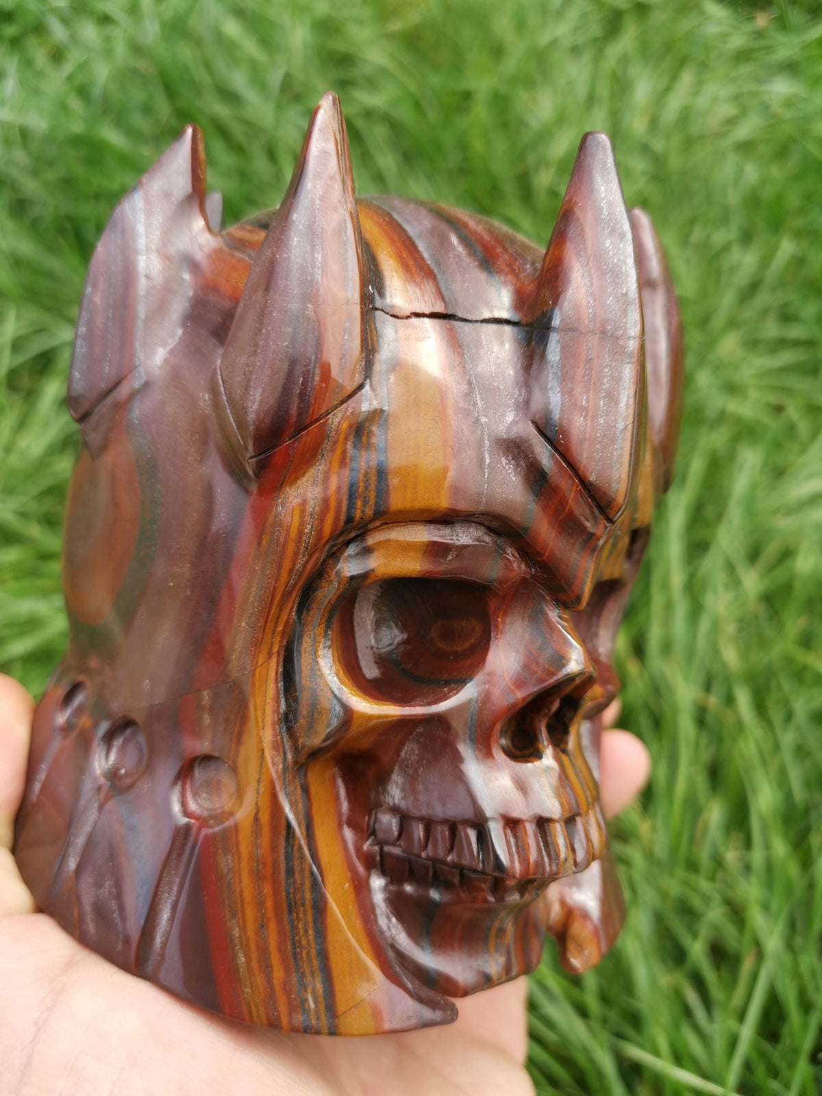 Standbeeld van een samoeraikrijger van tijgeroog / Meerkleurig / Collectie schedel van natuursteen, Crystal Skull