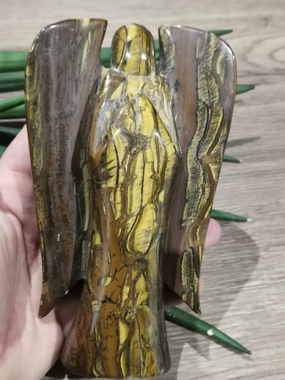 Anjo / Santo - > Escultura em Olho de Tigre Amarelo / Ouro castanho  -> 1250 gramas