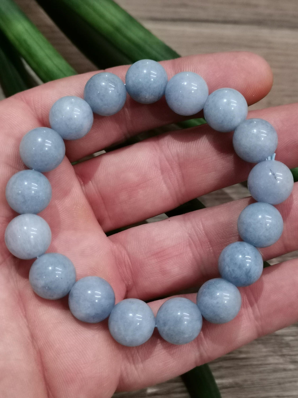 Pulseira em angelite azul, contas redondas de 8 ou 12 mm