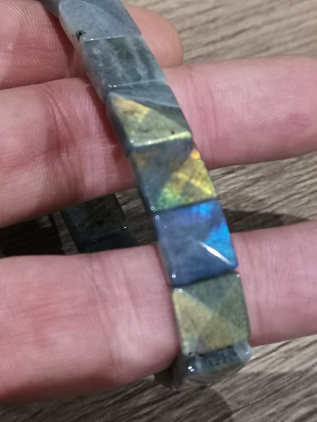 Pulsera de labradorita de Madagascar – Cuentas cuadradas facetadas de 11 mm