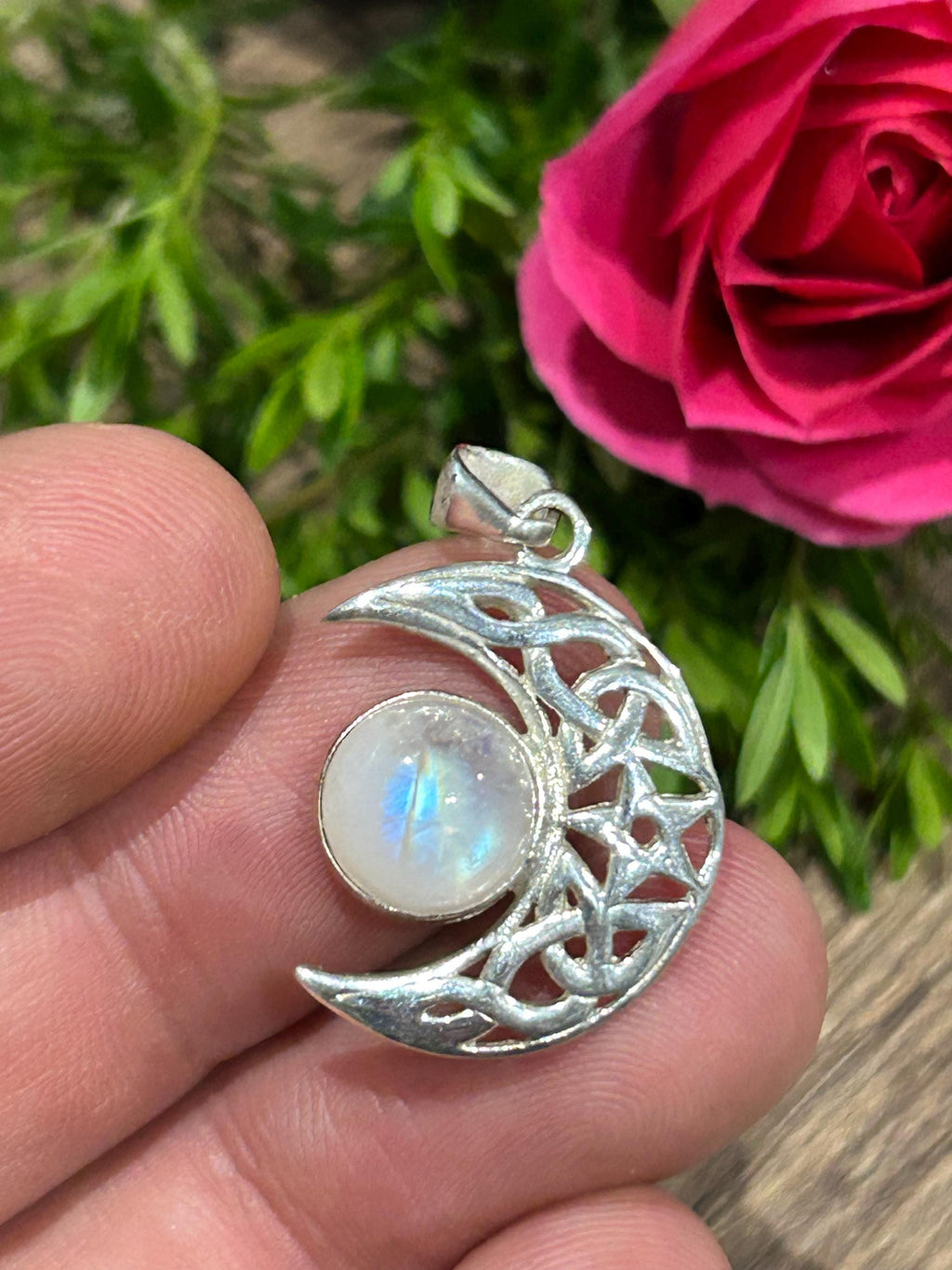 Colgante de luna en plata 925 y piedra lunar – 4 g