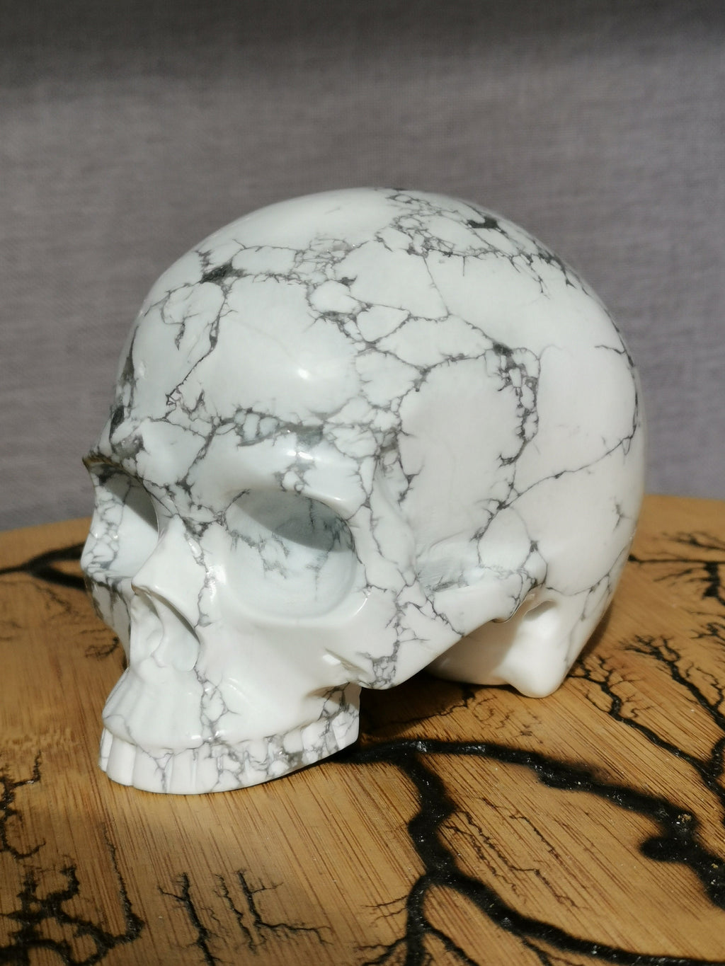 Pierre howliet Natuurlijke steensculptuur, geslepen in de vorm van een schedel / memento mori / curiositeitenkabinet