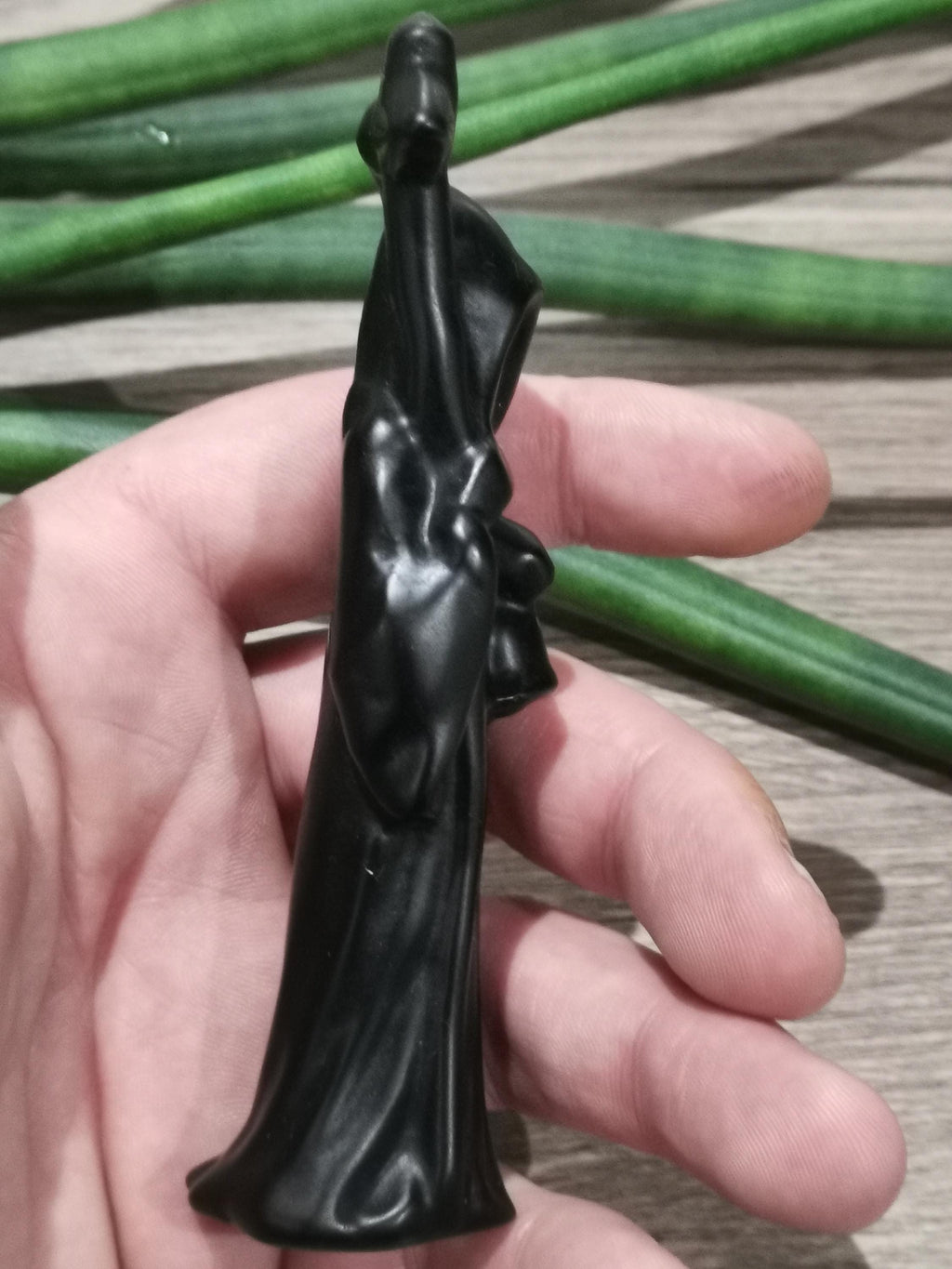 De Maaidier / De Dood , Beeldhouwwerk van Zwarte Obsidiaan / Bescherming