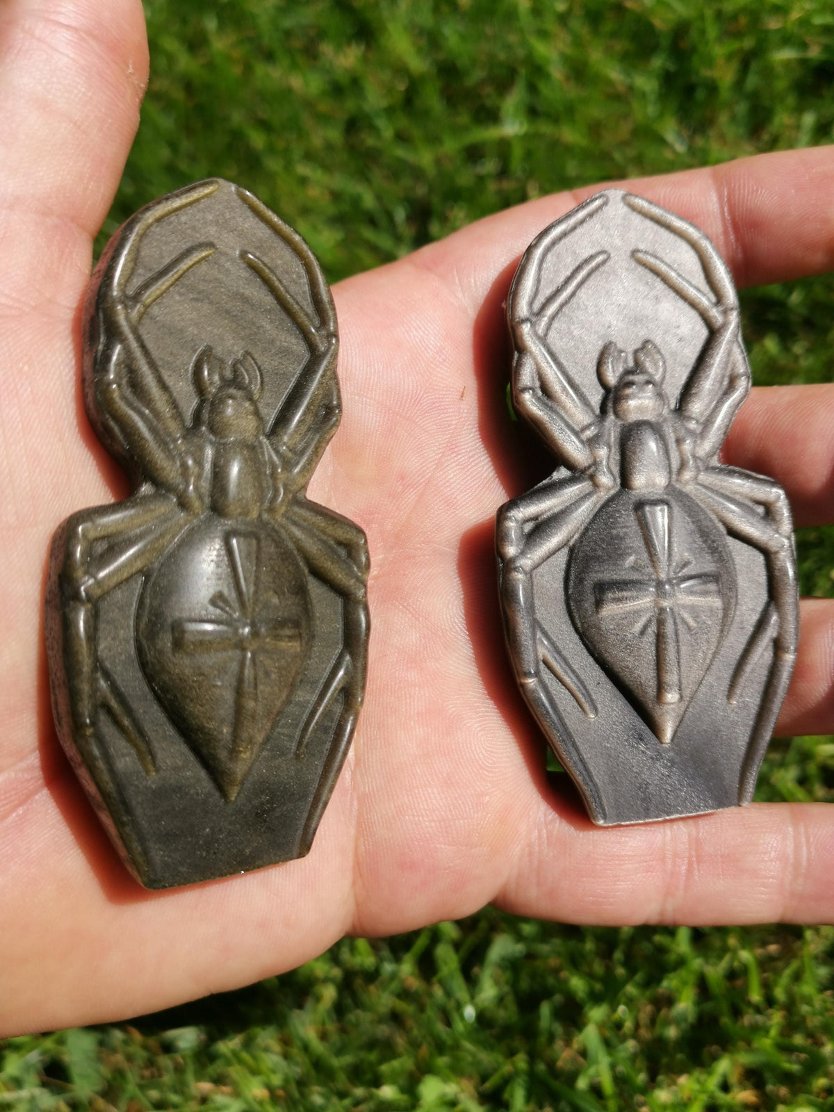 Aranha em obsidiana prateada ou dourada do México – Pedra natural