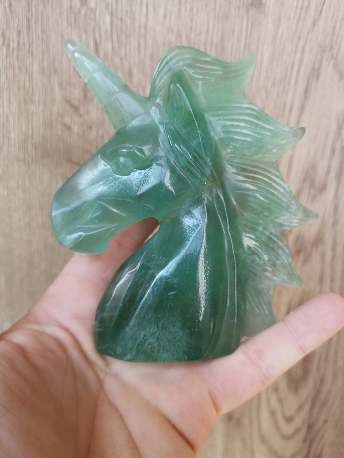 Eenhoorn , Groene Fluoriet , mooie kop van 466 gram