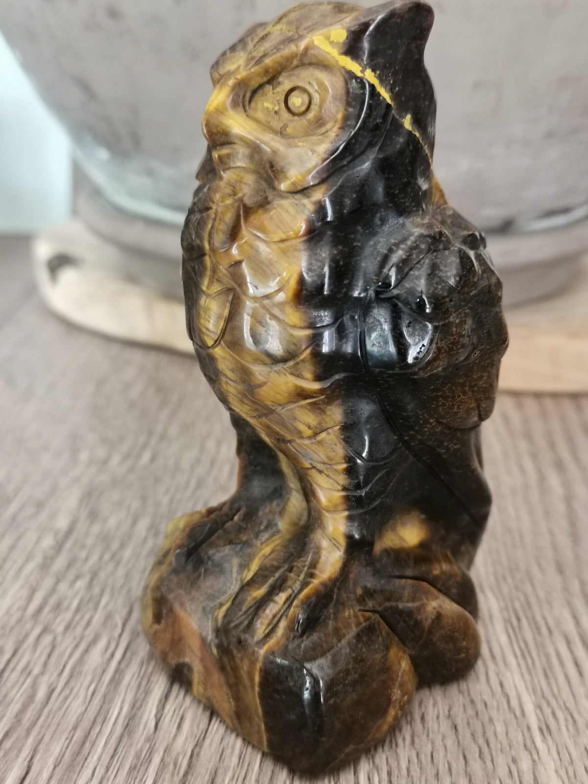 Hibou en œil de tigre , sculpture statue pierre naturelle