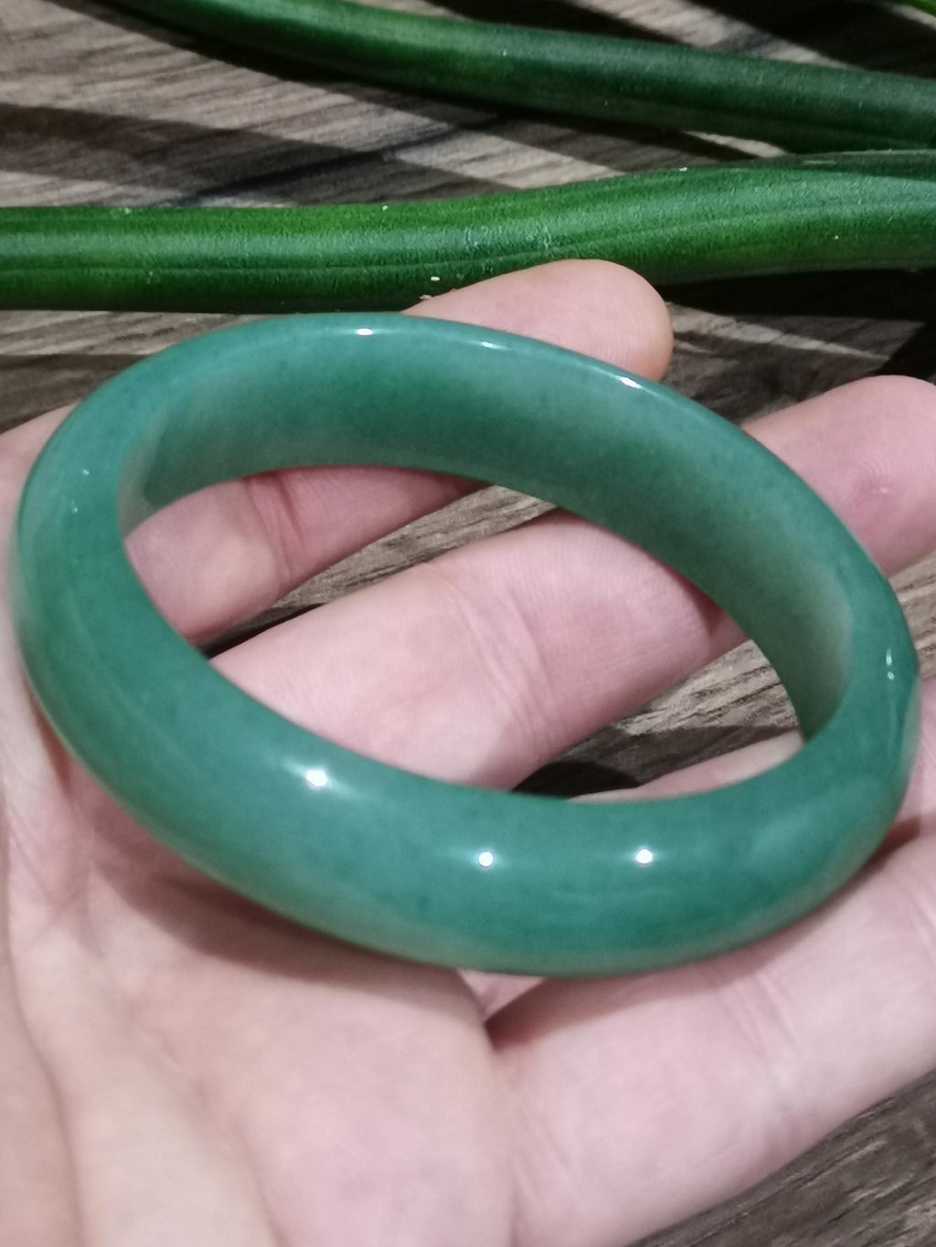 Groene Braziliaanse aventurijn  , Starre armband diameter 61  Mm / Natuursteen / Cadeaus