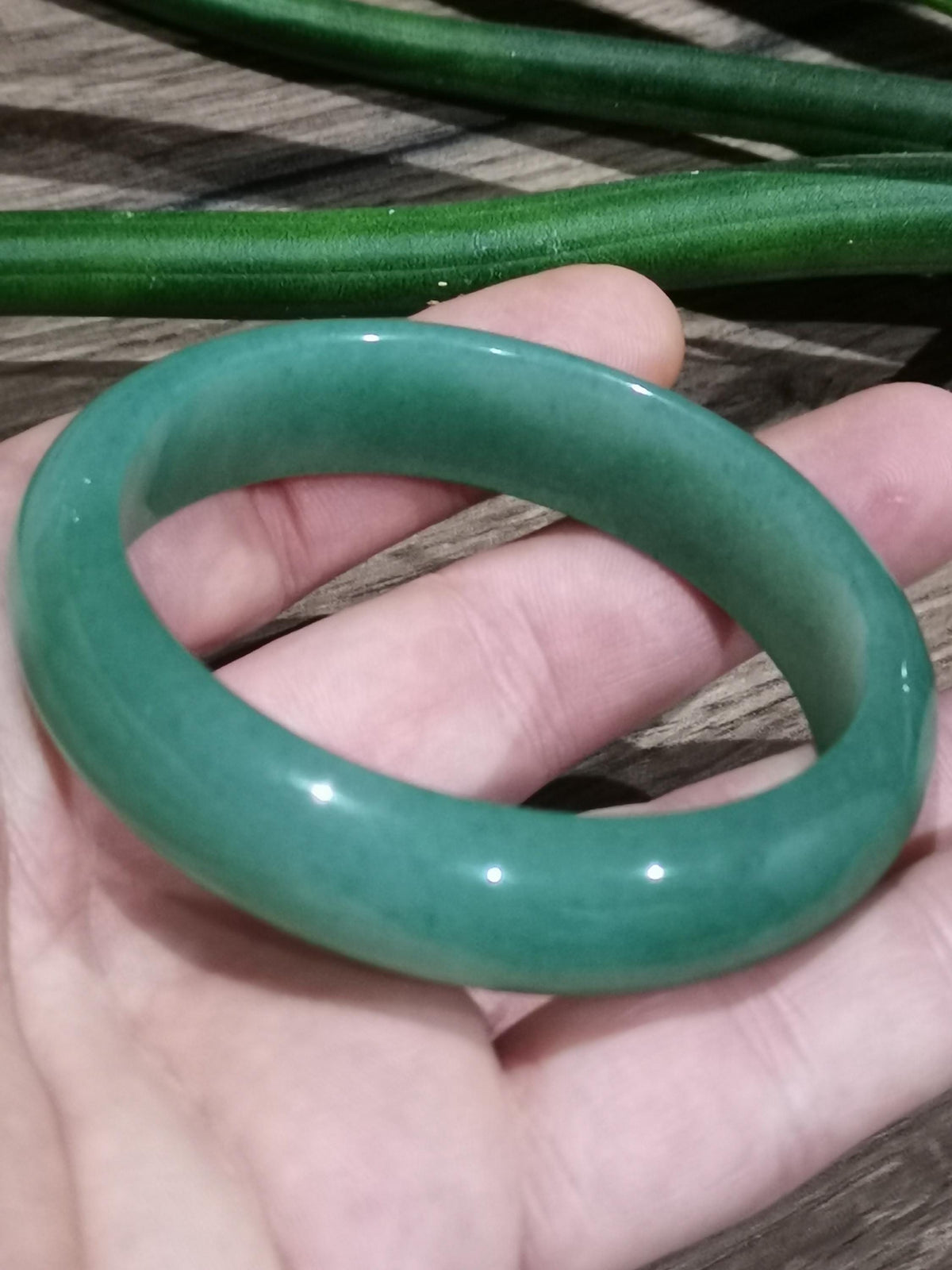 Aventurina verde Brasil  , Pulseira rígida de aro diâmetro 61  mm / Pedra natural / Presentes