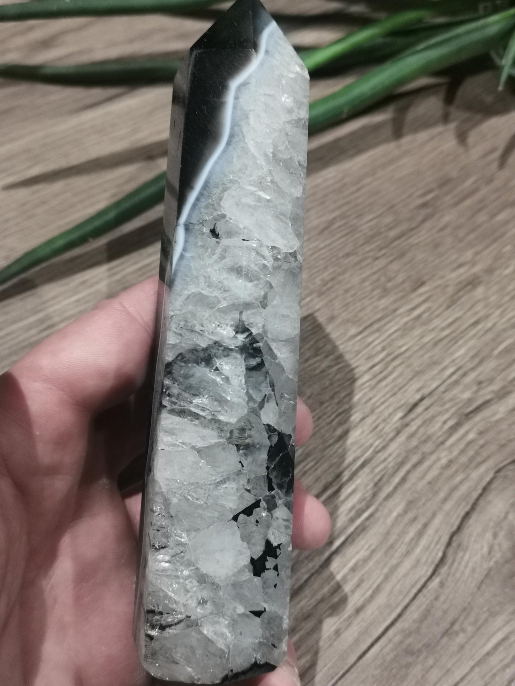 Agate noire à bandes d’Uruguay – Pointe obélisque de 169 mm