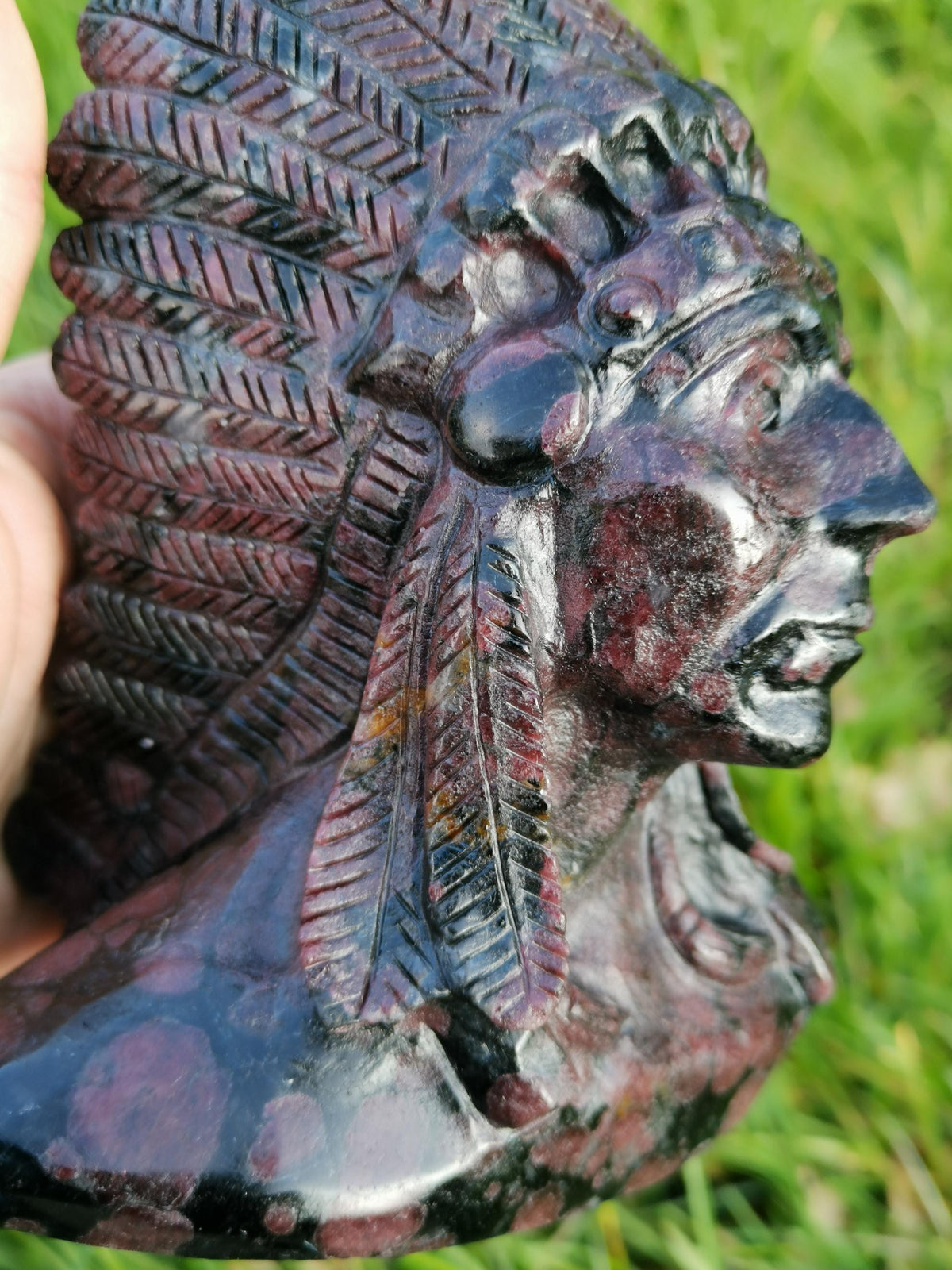 Almadin granaat -> Sculptuur, verzamelaarsbeeld van INDIANENHOOFDMAN, Apache van natuursteen