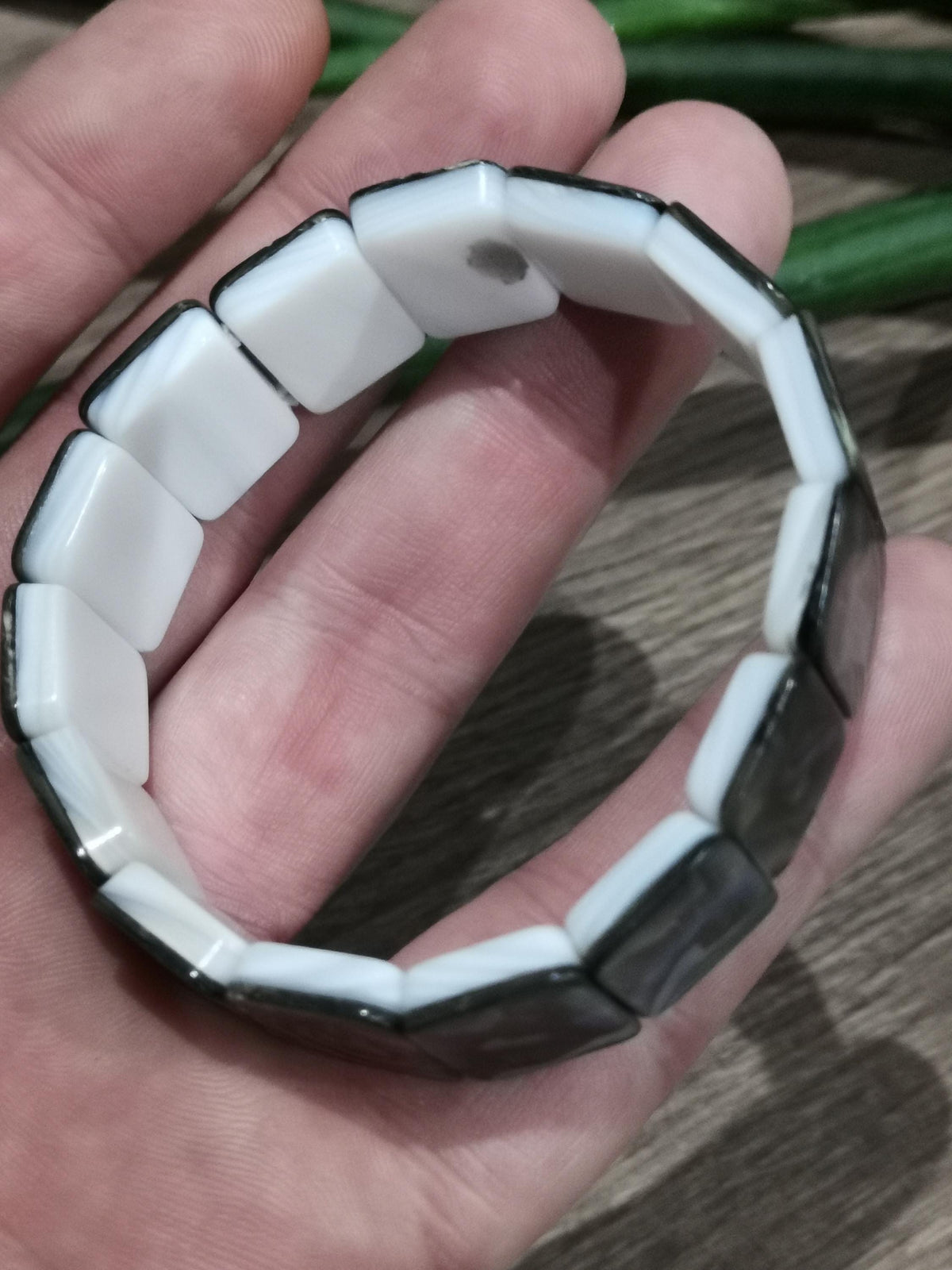 Pulseira em nácar de vieira abalone – Contas retangulares