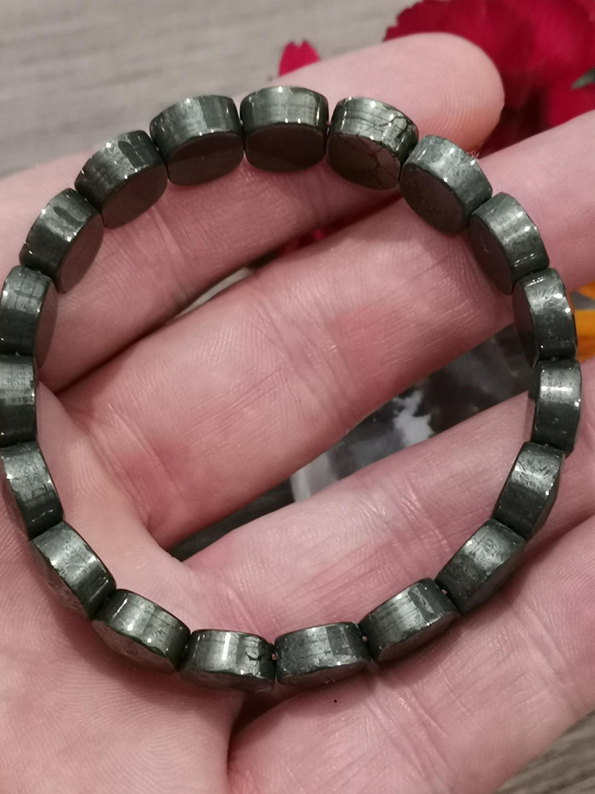 Bracelet en pyrite dorée du Pérou · Perles ovales facettées