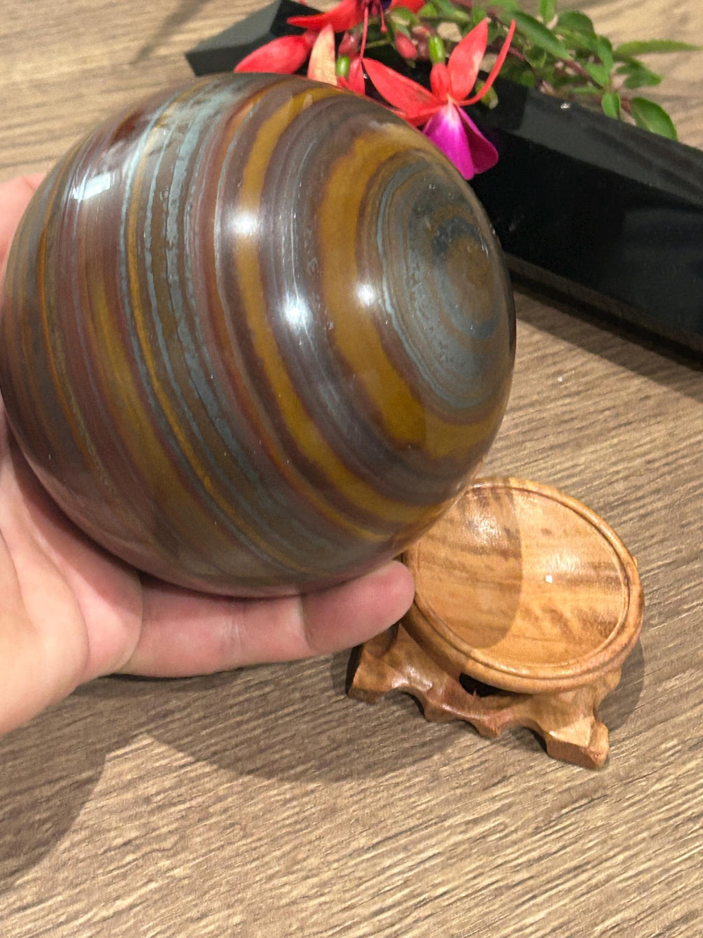 Sfeer XL , Natuurlijke mineraalbol van Veelkleurig IJzerogog , 2127 Gr / Diameter  110 mm
