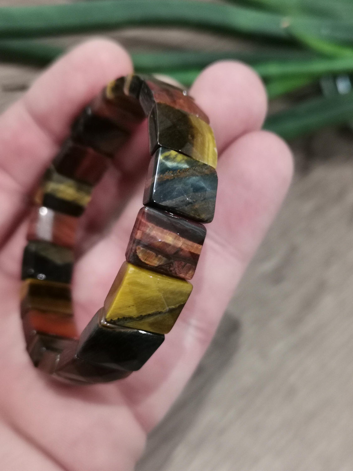 Contas de olho de tigre multicolorido: retangulares facetadas. 12 × 10 mm . pedra natural