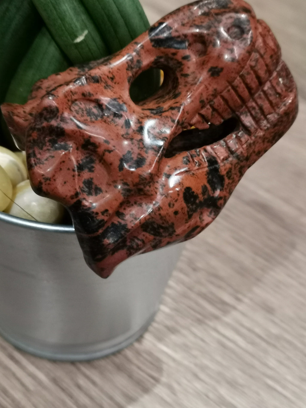 Tyrannosaurus / T REX -- > Sculptuur van obsidiaan MAHAHONA / Groene aventurijn, geslepen natuurstenen mineralen