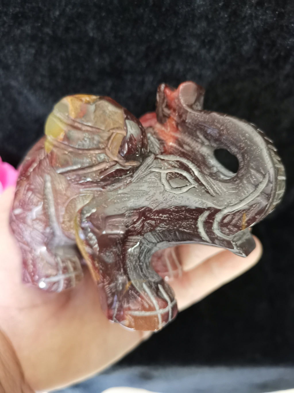 Elephant carved in JASPER MOKAÏTE stone, antique finish