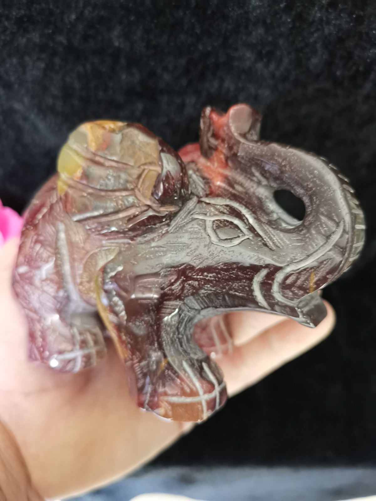 Elephant carved in JASPER MOKAÏTE stone, antique finish