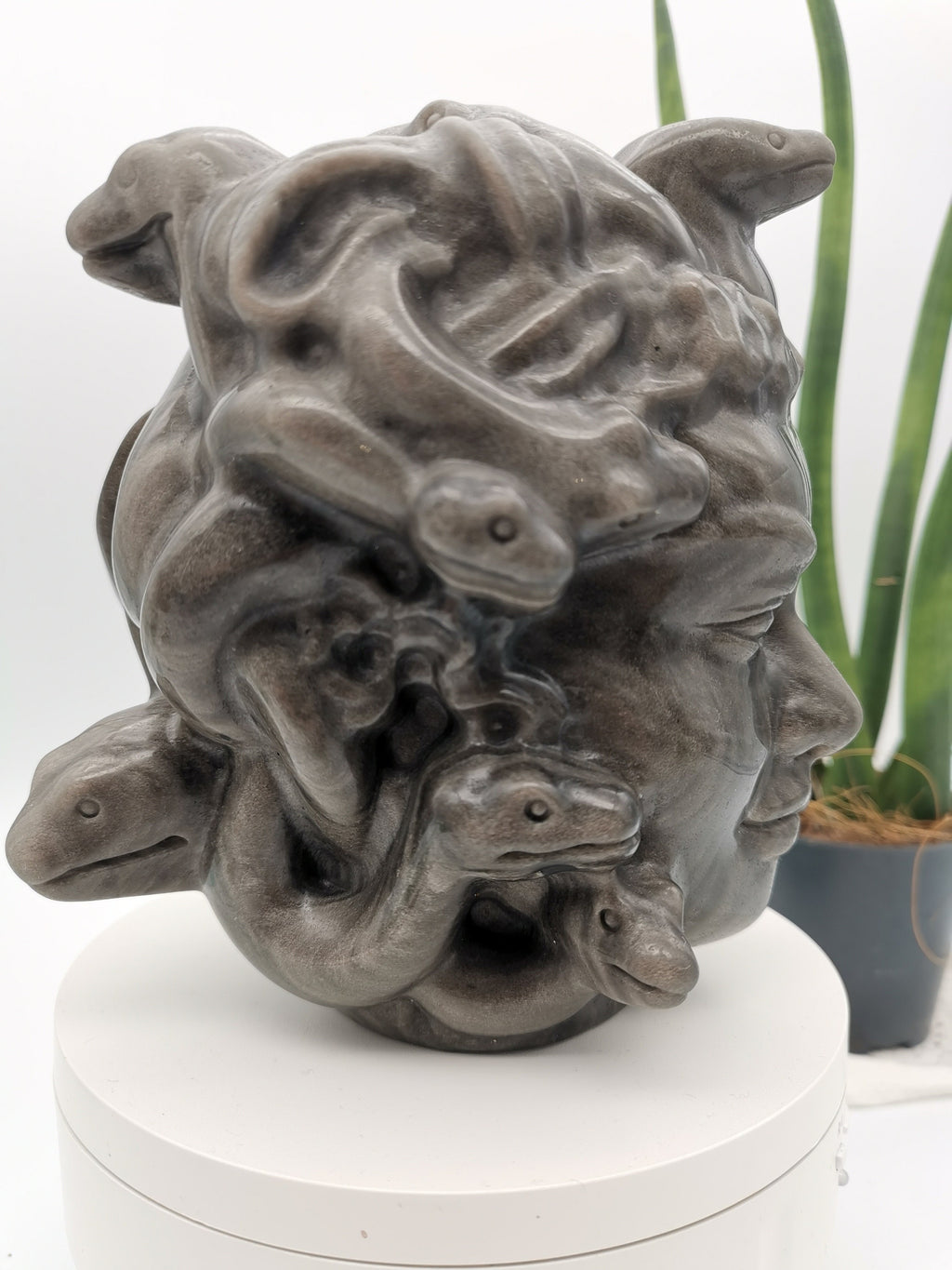 Ossidiana Argentata / Medusa / medusa / Scultura , Statua in pietra naturale da collezione / Mitologia