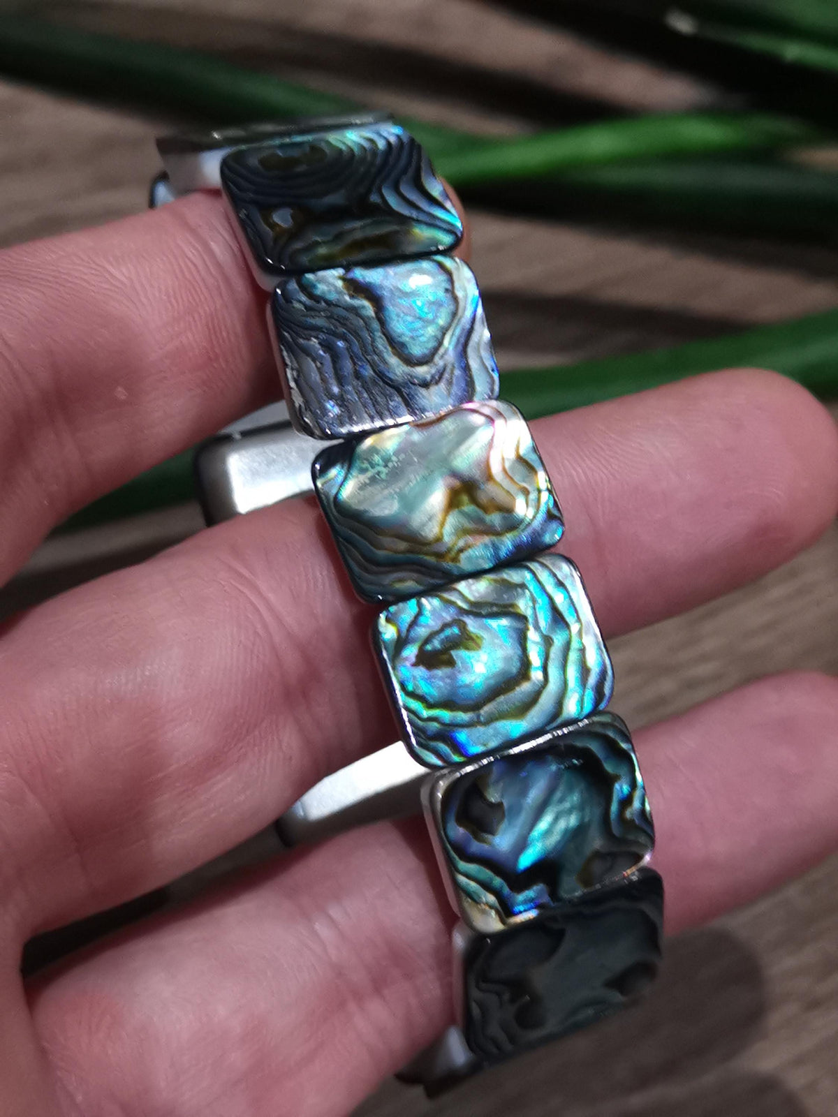 Pulseira em nácar de vieira abalone – Contas retangulares