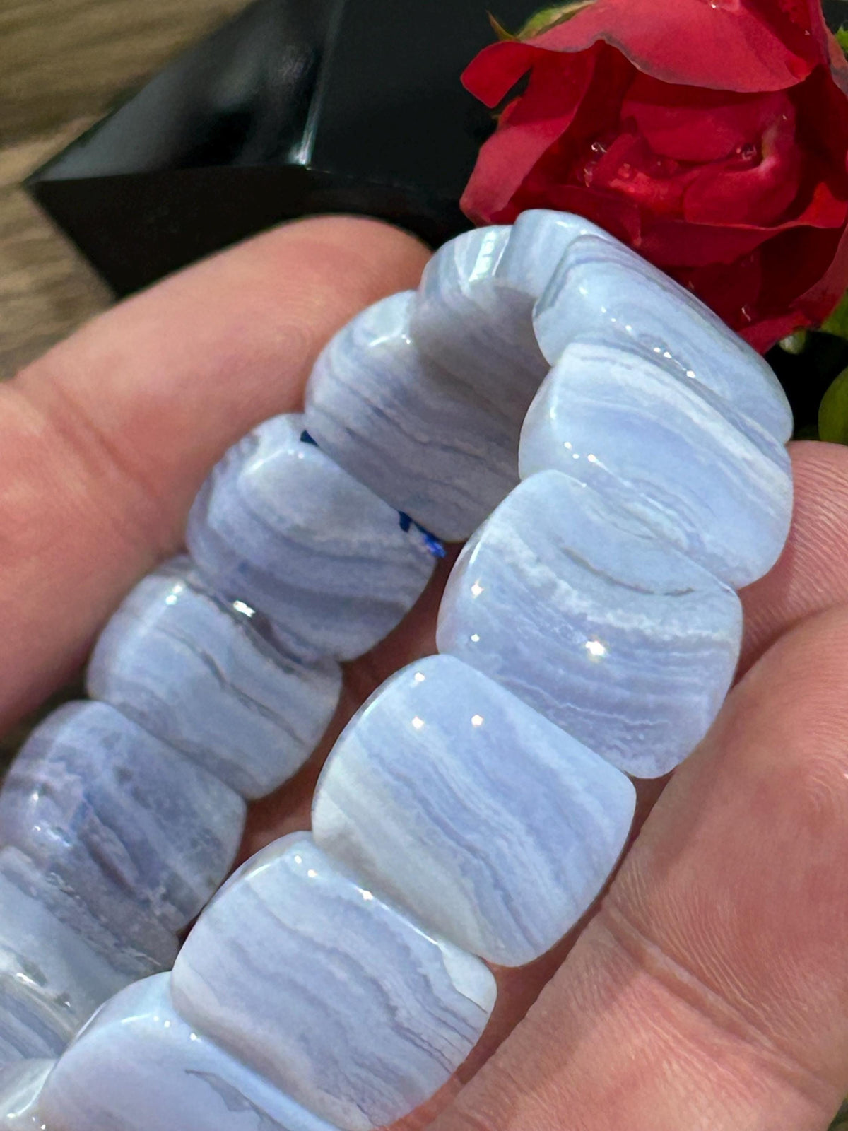 AQUA MARI-BLÅ AGAT, Armbandslängd 16,5 cm, Oval pärla 16/12 mm, Natursten från USA