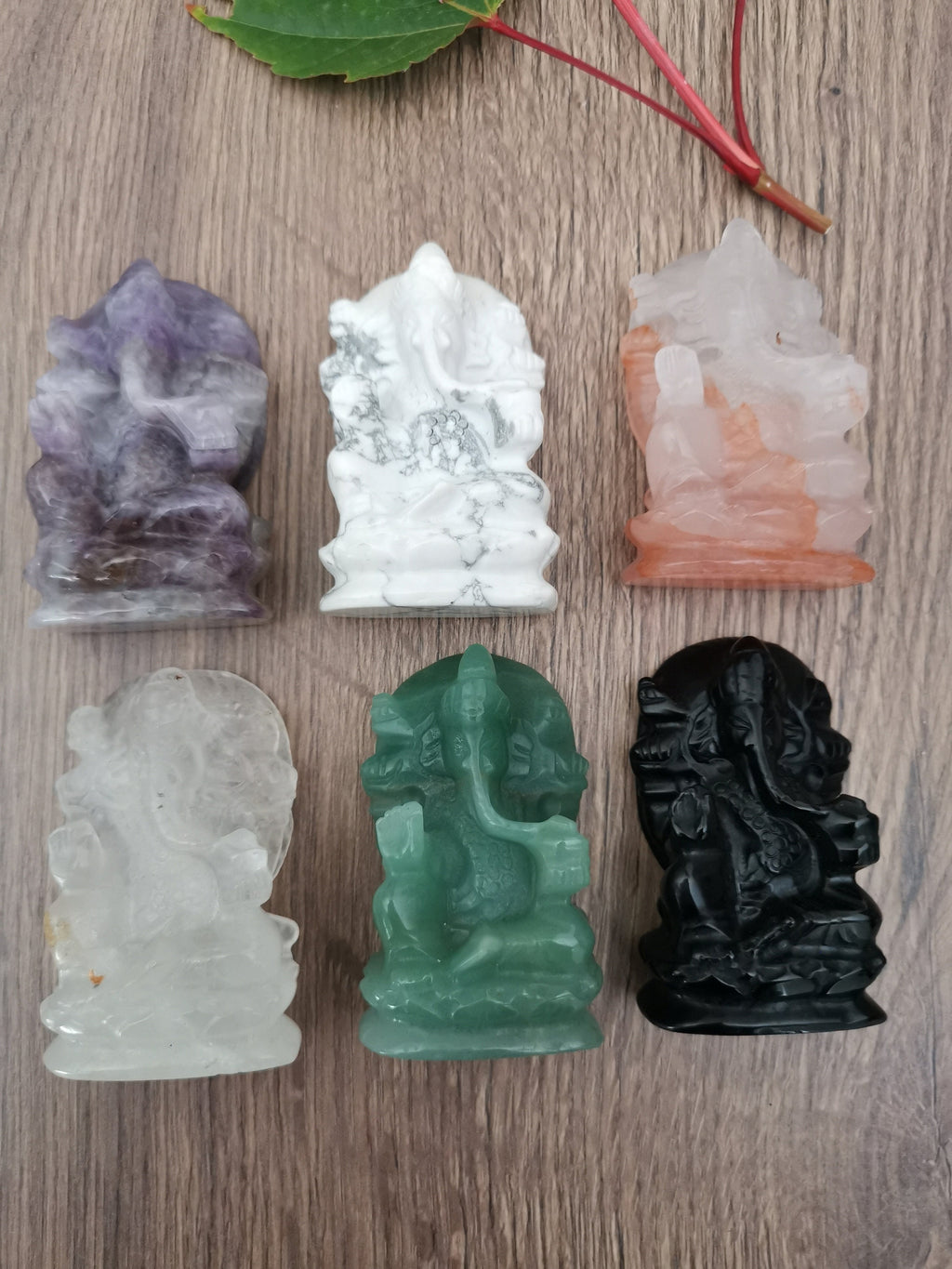 Dio elefante Ganesh; dio che rimuove gli ostacoli, avventurina, quarzo, ossidiana, howlite, ametista