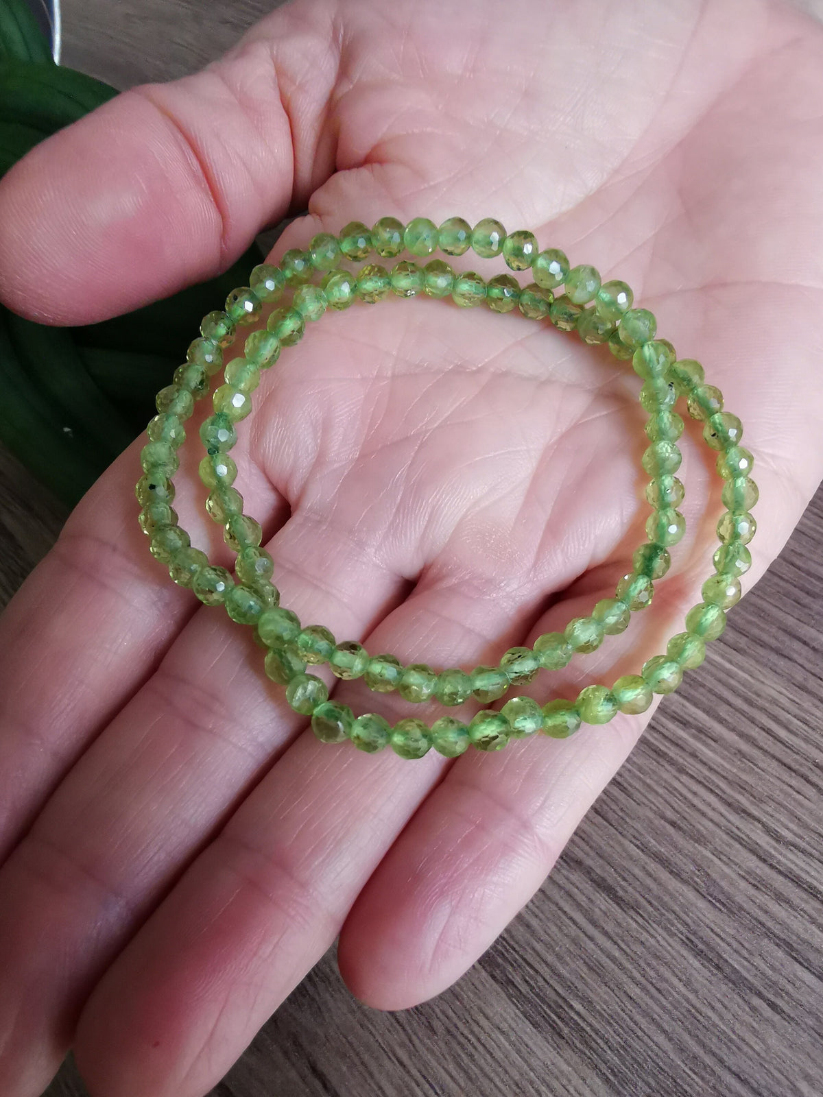 Peridoto / Oliva , Pulseira de pequena conta facetada , Diâmetro 4.5 mm , Pedra natural