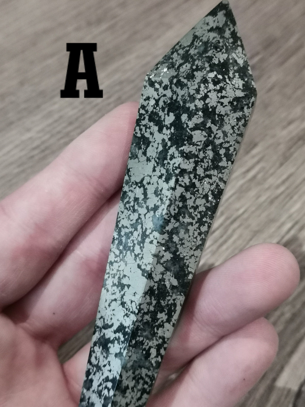 Baguette / Scepter van Pyriet uit Peru / Geslepen mineralen / Obelisk voor verzamelaars / Genezingspunt