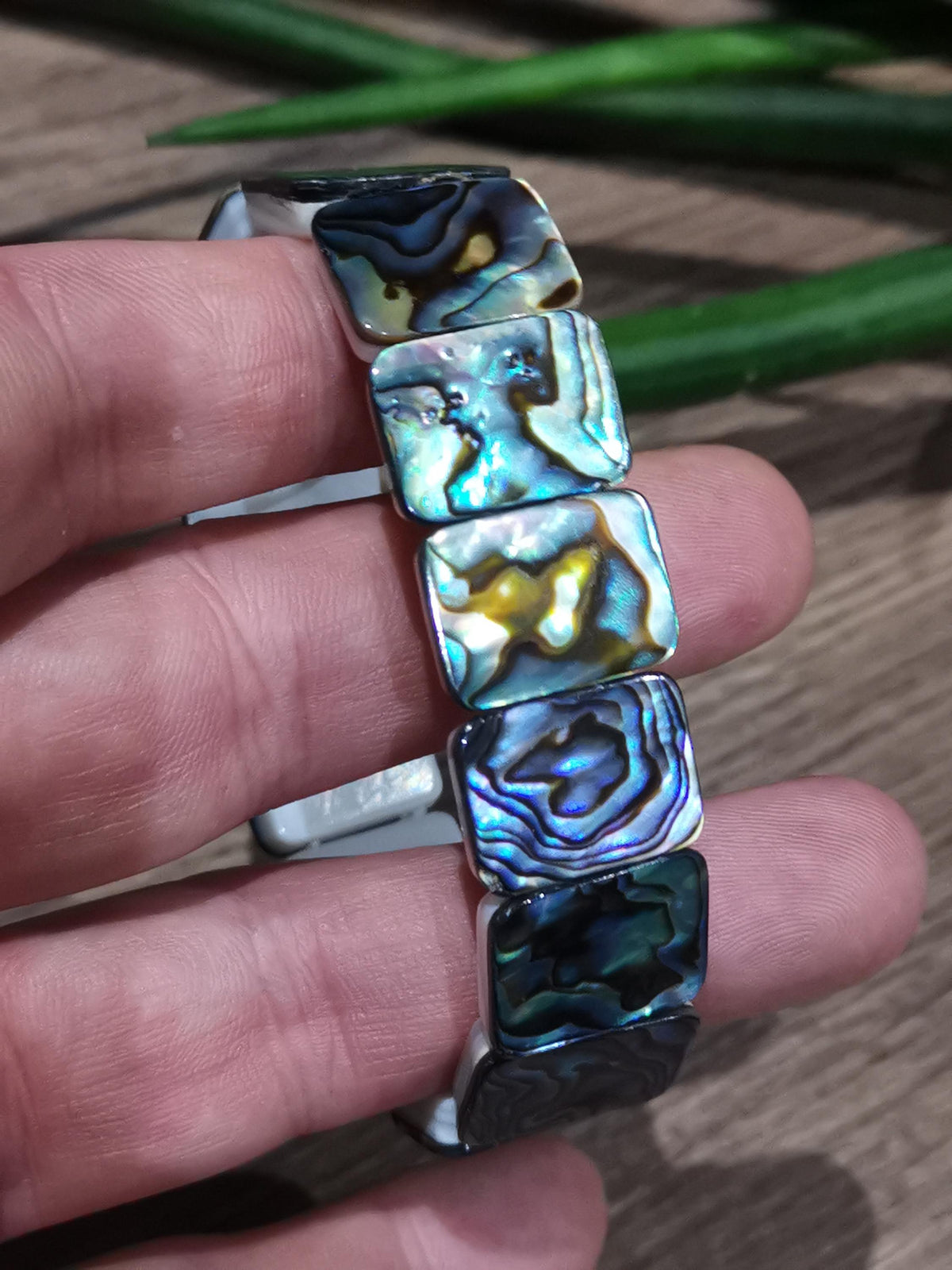 Pulseira em nácar de vieira abalone – Contas retangulares