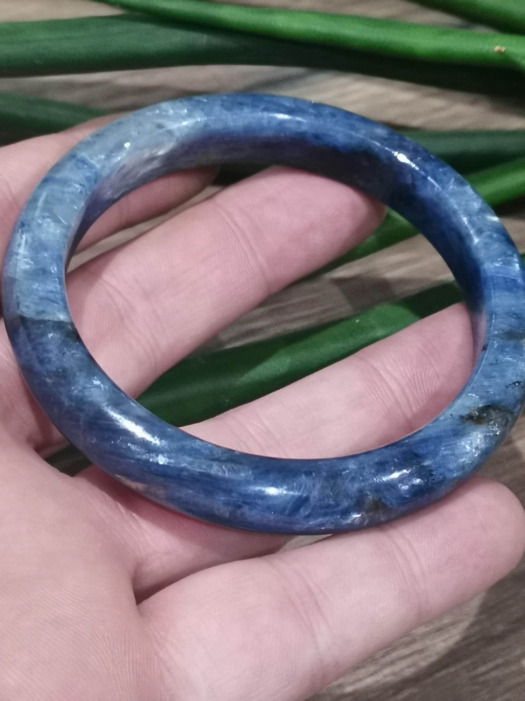 Baanarmband van cyaanite (kyanite) AA+ – Binnendiameter 61 mm