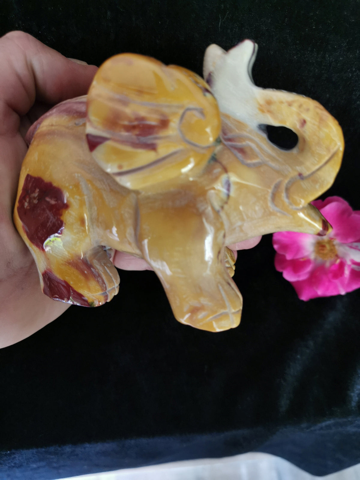Elephant carved in JASPER MOKAÏTE stone, antique finish