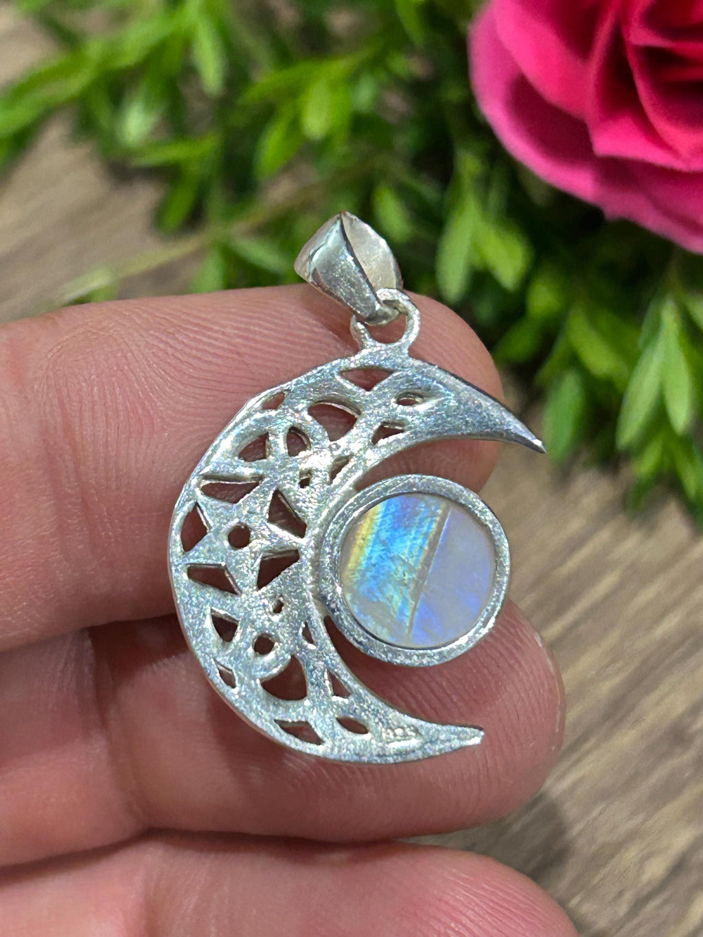 Colgante de luna en plata 925 y piedra lunar – 4 g