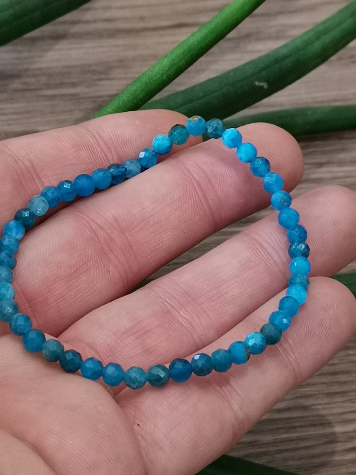 Pulseira à Medida em Apatite em Pedra natural / Pérola redonda de 4 Mm facetada