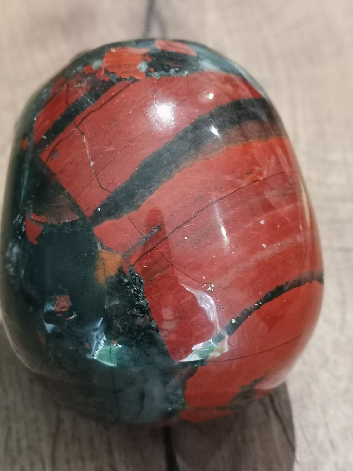 Jaspe Héliotrope / Jaspe de sang Africain / African blood stone , Sculpture Crâne de cristal 3.5 Pouce