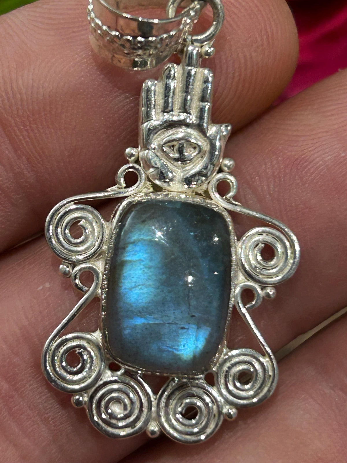 Pendentif labradorite et argent 925 – Volute et main de Fatma