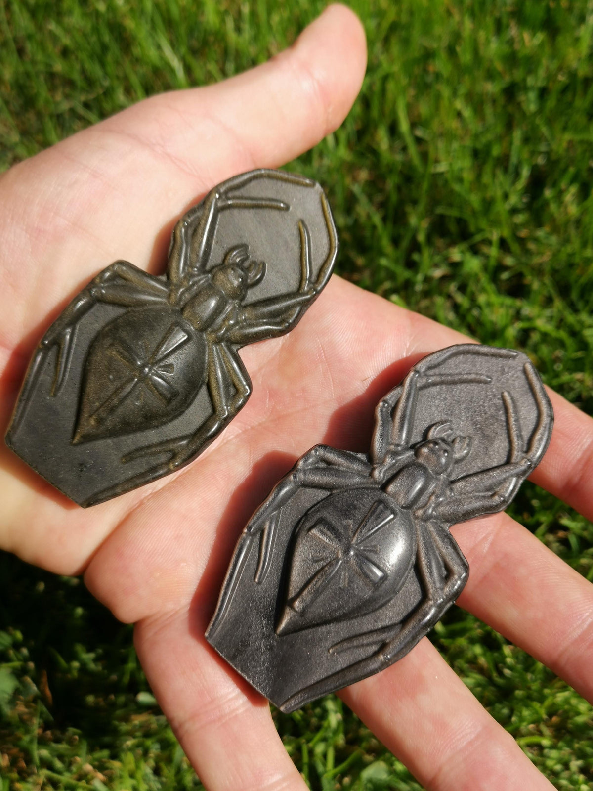 Aranha em obsidiana prateada ou dourada do México – Pedra natural
