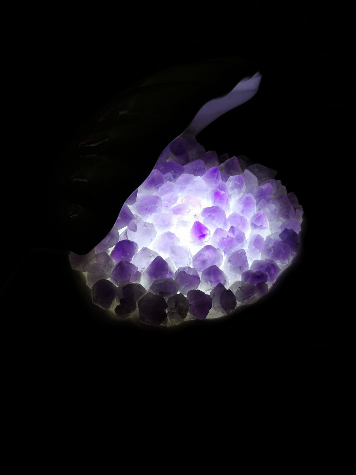 Lampe en améthyste – Forme d’huître perlière