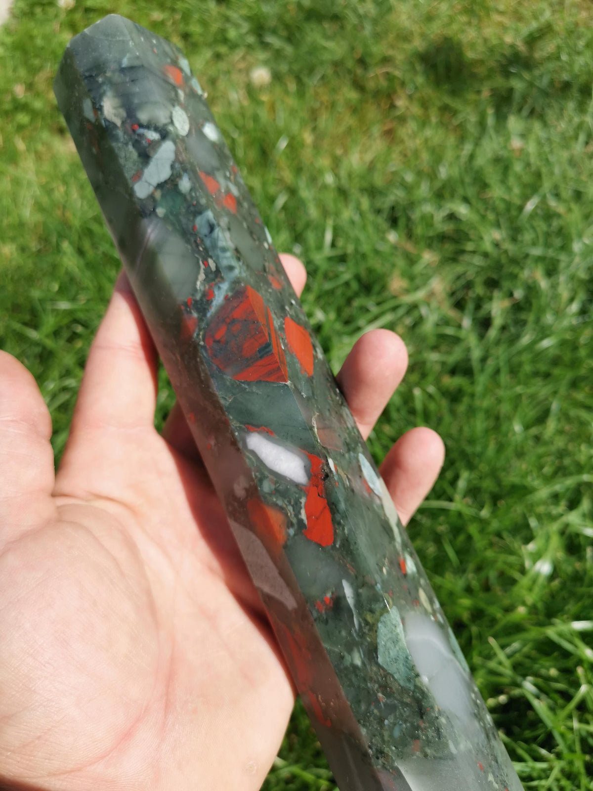Jaspis krwisty „African Bloodstone” – Obelisk XL 30 cm
