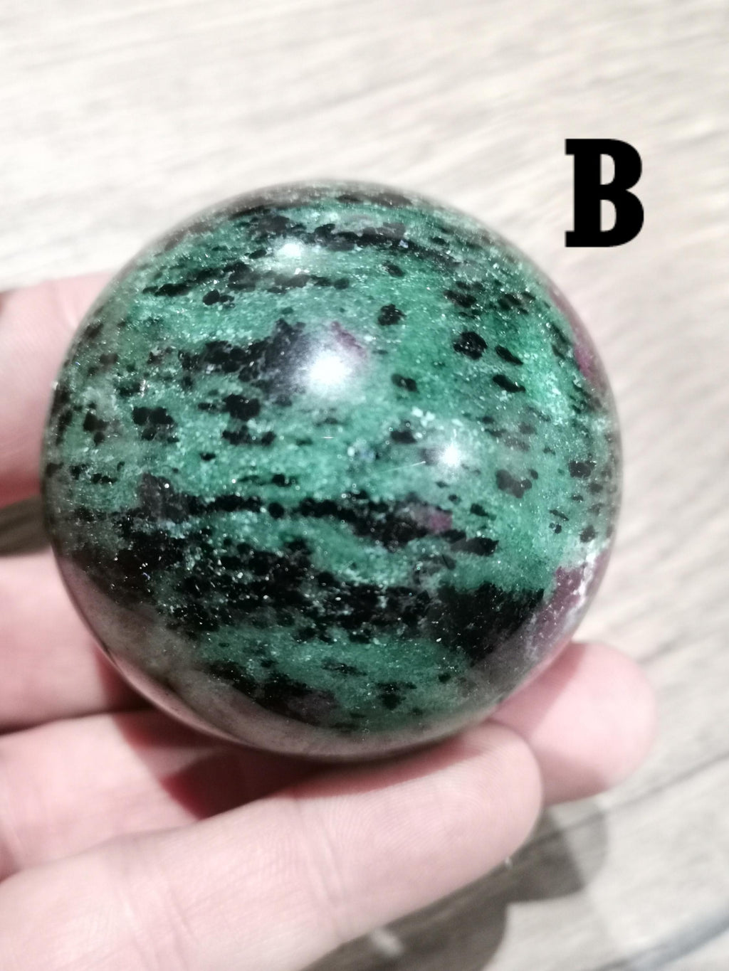 Sfera in rubino su zoissite - pietra naturale – Da 58 a 63 mm – A scelta
