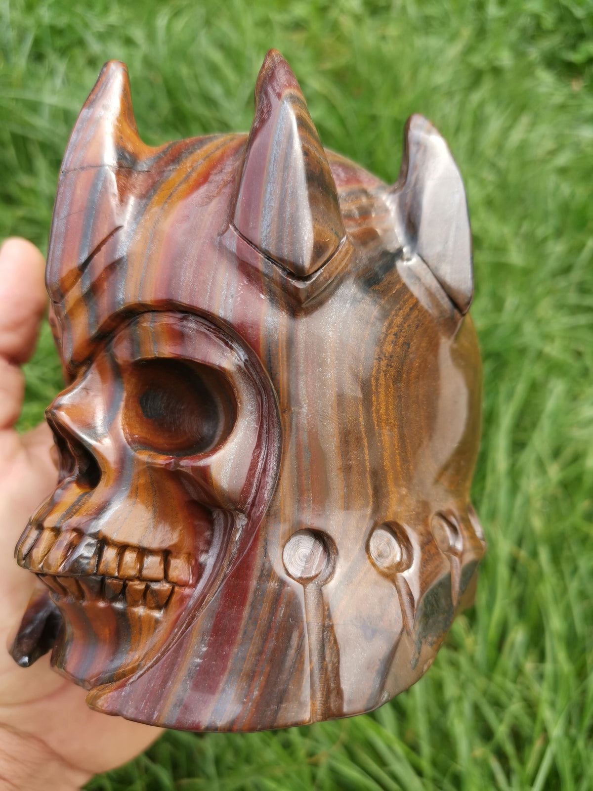 Rzeźba Wojownika Samuraj w Oku tygrydym / Wielokolorowa / Czaszka z kamienia naturalnego kolekcjonerska , Crystal Skull